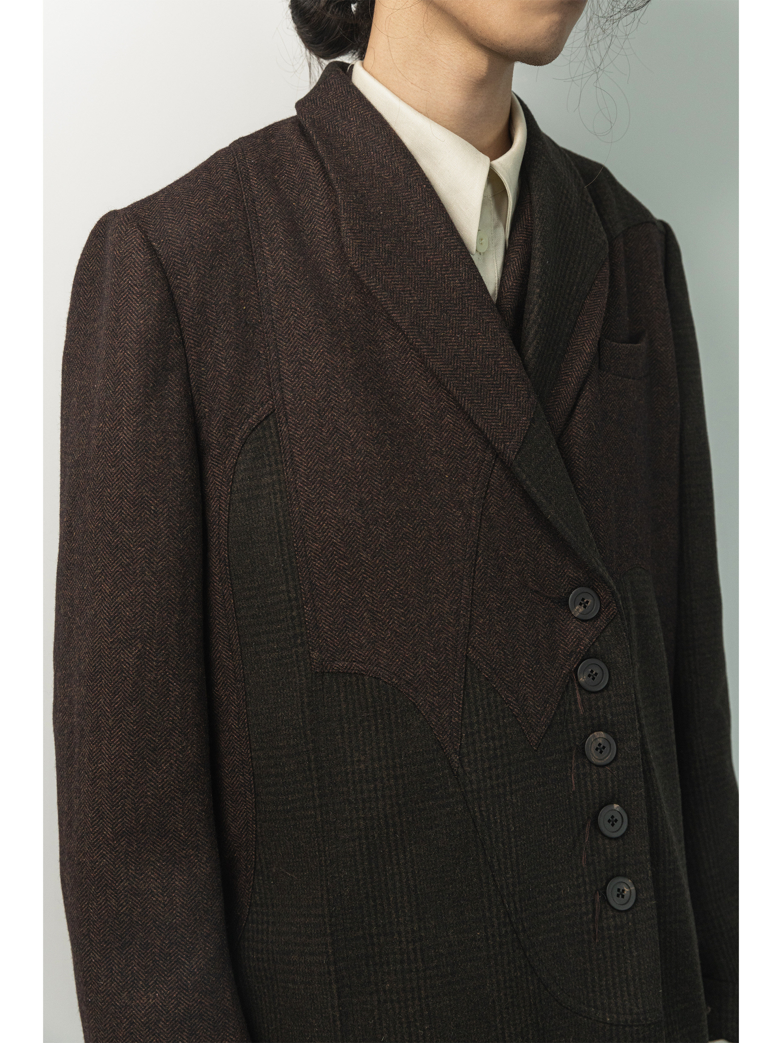 Layered lapel detail of APP-004