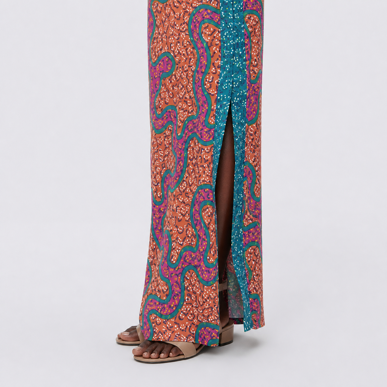 Hem drape detail of APP-005